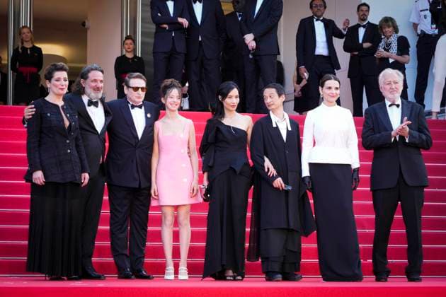 La Passion De Dodin Bouffant Red Carpet - The 76th Annual Cannes Film Festival Sidonie Dumas, Olivier Delbosc, Benoit Magimel, Bonnie Chagneau-Ravoire, Tran Nu Yen Khe, Director Tran Anh Hung, Juliette Binoche and Pierre Gagnaire attends the La Passion De Dodin Bouffant red carpet during the 76th annual Cannes film festival at Palais des Festivals on May 24, 2023 in Cannes, France. Cannes France  Copyright: xDanielexCifalÃ x originalFilename: cifala-notitle230524_npkPc.jpg