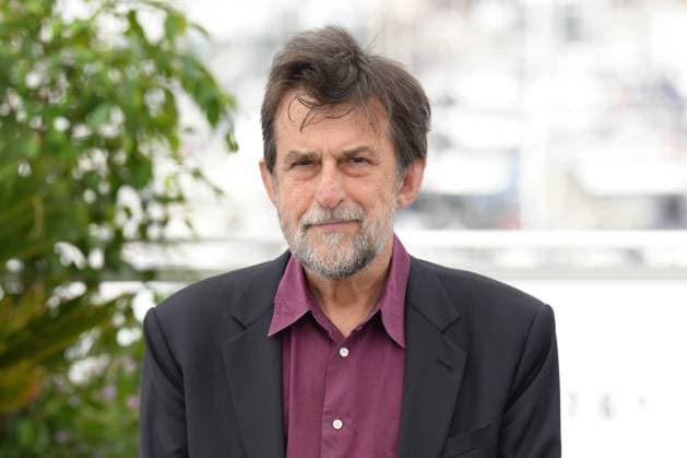 Nanni Moretti CELEBRITES : 76 eme festival de Cannes - Photocall du film Â« Il Sol Dell avvenire (A Brighter Tomorrow) Â» - Cannes - 25 05 2023 NorbertScanella Panoramic 