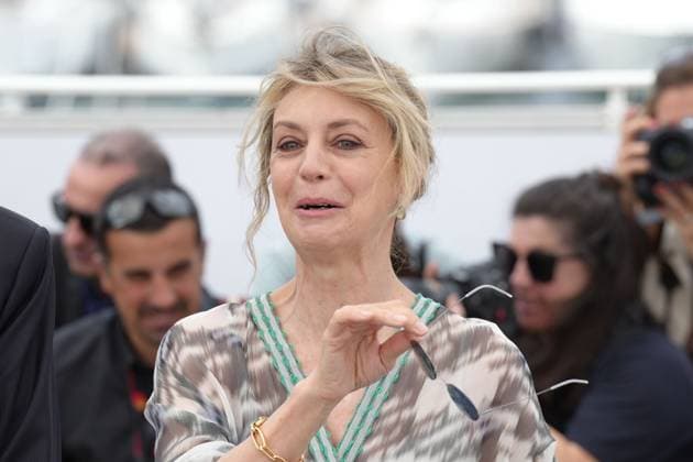 Margherita Buy CELEBRITES : 76 eme festival de Cannes - Photocall du film Â« Il Sol Dell avvenire (A Brighter Tomorrow) Â» - Cannes - 25 05 2023 NorbertScanella Panoramic 