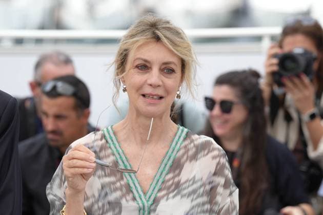 Margherita Buy CELEBRITES : 76 eme festival de Cannes - Photocall du film Â« Il Sol Dell avvenire (A Brighter Tomorrow) Â» - Cannes - 25 05 2023 NorbertScanella Panoramic 