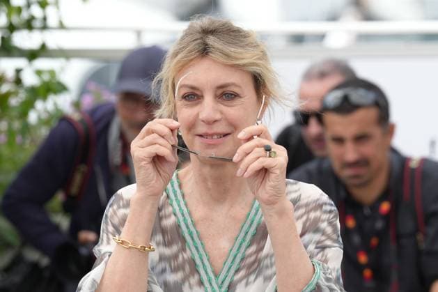 Margherita Buy CELEBRITES : 76 eme festival de Cannes - Photocall du film Â« Il Sol Dell avvenire (A Brighter Tomorrow) Â» - Cannes - 25 05 2023 NorbertScanella Panoramic 
