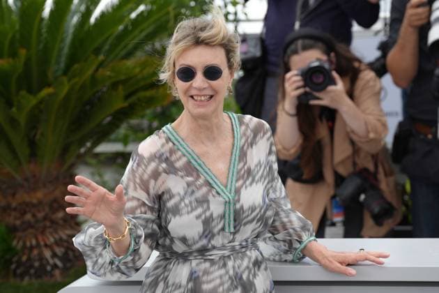 Margherita Buy CELEBRITES : 76 eme festival de Cannes - Photocall du film Â« Il Sol Dell avvenire (A Brighter Tomorrow) Â» - Cannes - 25 05 2023 NorbertScanella Panoramic 