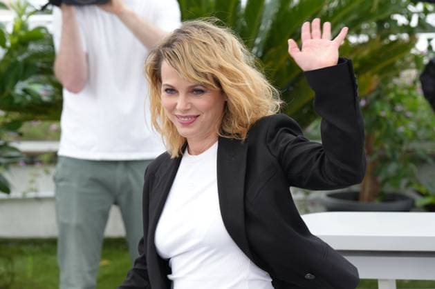 Barbora Bobulova CELEBRITES : 76 eme festival de Cannes - Photocall du film Â« Il Sol Dell avvenire (A Brighter Tomorrow) Â» - Cannes - 25 05 2023 NorbertScanella Panoramic 