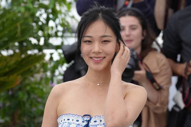 Hyoung Seo Kim CELEBRITES : 76 eme festival de Cannes - Photocall du film Â« Hwa-Ran (Hopeless) Â» - Cannes - 25 05 2023 NorbertScanella Panoramic 
