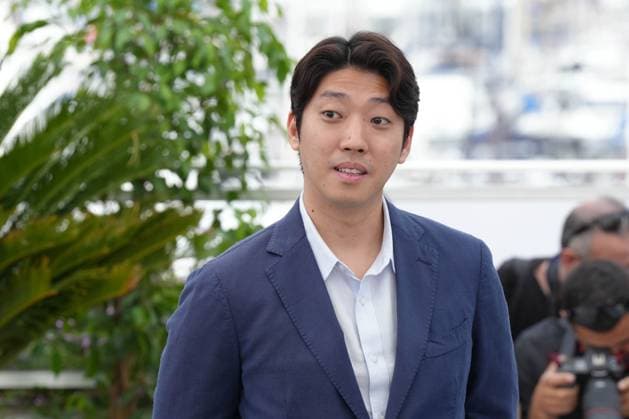 Kim Chang hoon CELEBRITES : 76 eme festival de Cannes - Photocall du film Â« Hwa-Ran (Hopeless) Â» - Cannes - 25 05 2023 NorbertScanella Panoramic 
