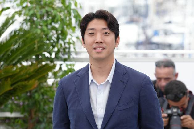 Kim Chang hoon CELEBRITES : 76 eme festival de Cannes - Photocall du film Â« Hwa-Ran (Hopeless) Â» - Cannes - 25 05 2023 NorbertScanella Panoramic 