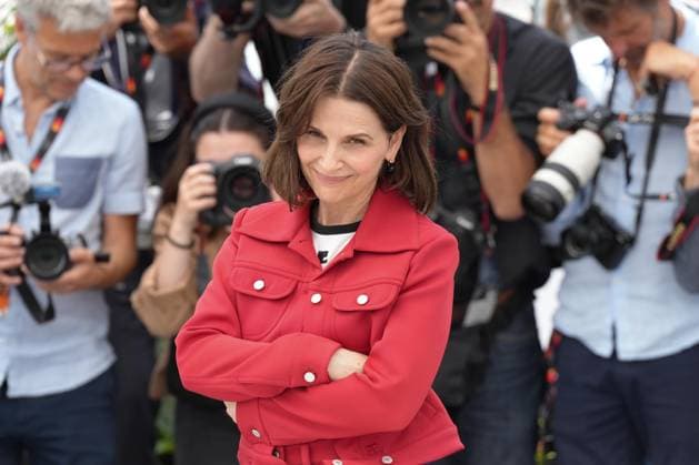 Juliette Binoche CELEBRITES : 76 eme festival de Cannes - Photocall du film Â« La Passion De Dodin Bouffant Â» - Cannes - 25 05 2023 NorbertScanella Panoramic 