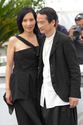 Tran Nu Yen Khe - Tran Anh Hung CELEBRITES : 76 eme festival de Cannes - Photocall du film Â« La Passion De Dodin Bouffant Â» - Cannes - 25 05 2023 NorbertScanella Panoramic 