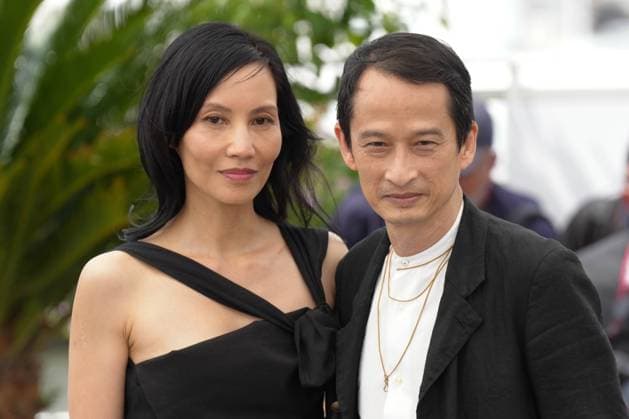 Tran Nu Yen Khe - Tran Anh Hung CELEBRITES : 76 eme festival de Cannes - Photocall du film Â« La Passion De Dodin Bouffant Â» - Cannes - 25 05 2023 NorbertScanella Panoramic 