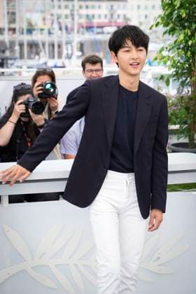 IPP Photo Daniele Cifala™ Cannes 25 05 2023 Hwa Ran Hopeless Photocall The 76th Annual Cannes Film Festival in the photo Joong Ki Song Italy Photo Press World Copyright  0
