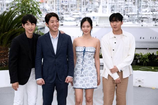 76th Cannes Film Festival 2023, Photocall film Hwa-Ran (Hopeless) . Pictured: Joong Ki Song, Hyoung Seo Kim, Xa Bin Hong, Kim Chang-hoon  Copyright: xAlbertoxTerenghi PoolxPhotoxEvenx xPoolxPhotoxEventsx01x IPA_IPA38208171