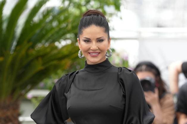 Sunny Leone CELEBRITES : 76 eme festival de Cannes - Photocall du film Â« Kennedy Â» - Cannes - 25 05 2023 NorbertScanella Panoramic 