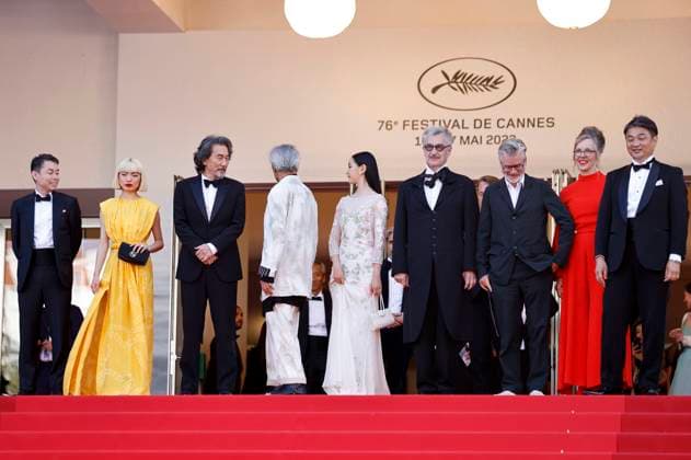 Koji Yanai, Aoi Yamada, Koji Yakusho, Min Tanaka, Wim Wenders, Arisa Nakano, Donata Wenders and guest at the premiere of the feature film Perfect Days at the Festival de Cannes 2023 76 Cannes International Film Festival at the Palais des Festivals Cannes, 25 05 2023. Foto:xS.xGabschx xFuturexImage