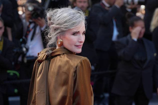 Andie MacDowell CELEBRITES : 76 eme festival de Cannes - Red Carpet du film Â« L™Ã tÃ Dernier (Last Summer Â» - Cannes - 25 05 2023 NorbertScanella Panoramic 