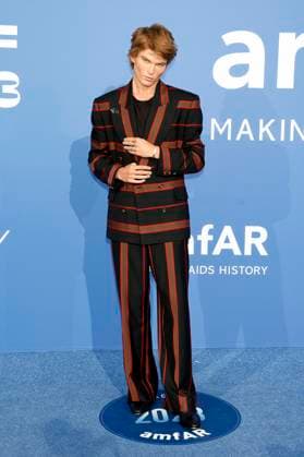 Jordan Barrett at the 29 amfAR Gala Cannes in the framework of the Festival de Cannes 2023 76 Cannes International Film Festival at the HÃ tel du Cap Eden Roc Antibes, 25 05 2023 Foto:xD.xBedrosianx xFuturexImage