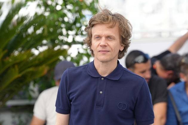 Alex Lutz CELEBRITES : 76 eme festival de Cannes - Red Carpet du film Â« Une Nuit (Strangers By Night) Â» - Cannes - 26 05 2023 NorbertScanella Panoramic 