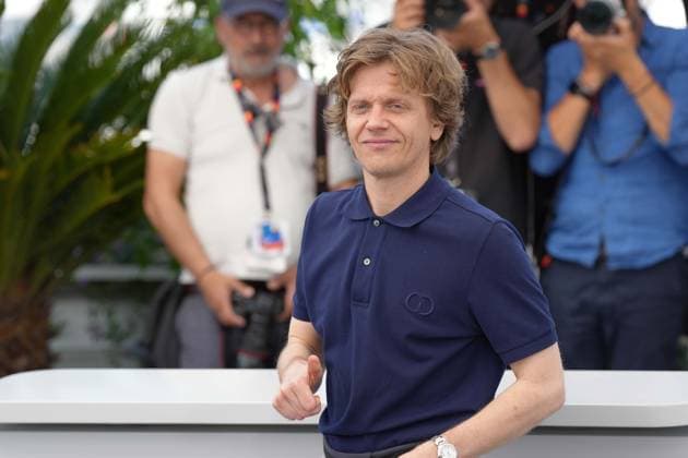 Alex Lutz CELEBRITES : 76 eme festival de Cannes - Red Carpet du film Â« Une Nuit (Strangers By Night) Â» - Cannes - 26 05 2023 NorbertScanella Panoramic 