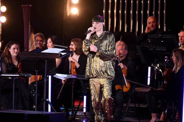 SANS ACCREDITATION - Enregistrement sur la plage Mace de Cannes de Cannes chante le cinema qui sera diffuse sur France 2 samedi 27 mai 2023, 76th Cannes Film Festival, CANNES, FRANCE CELEBRITES : Enregistrement - Cannes Chante - 76 eme festival de Cannes - Cannes - 25 05 2023 LionelUrman Panoramic 