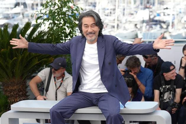 KÅji Yakusho CELEBRITES : 76 eme festival de Cannes - Red Carpet du film Â« Perfect Days Â» - Cannes - 26 05 2023 NorbertScanella Panoramic 