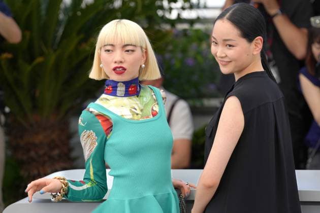 Aoi Yamada - Arisa Nakano CELEBRITES : 76 eme festival de Cannes - Red Carpet du film Â« Perfect Days Â» - Cannes - 26 05 2023 NorbertScanella Panoramic 