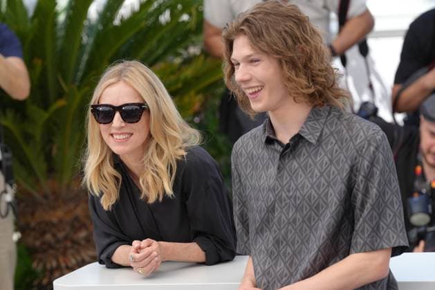 Samuel Kircher - LÃ a Drucker CELEBRITES : 76 eme festival de Cannes - Red Carpet du film Â« L ete Dernier (Last Summer) Â» - Cannes - 26 05 2023 NorbertScanella Panoramic 