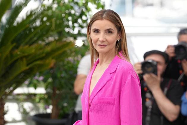 Clotilde Courau CELEBRITES : 76 eme festival de Cannes - Red Carpet du film Â« L ete Dernier (Last Summer) Â» - Cannes - 26 05 2023 NorbertScanella Panoramic 