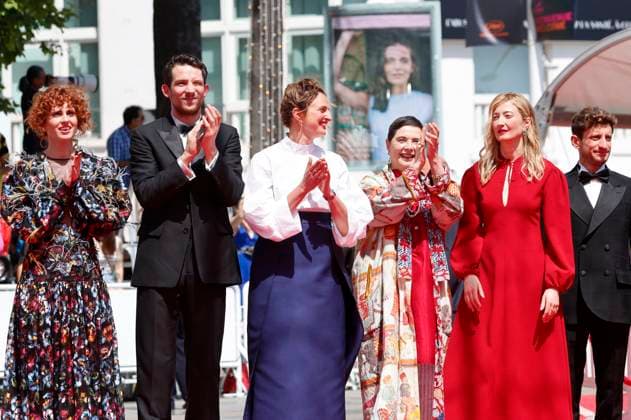 Carol Duarte, Josh O Connor, Alice Rohrwacher, Isabella Rossellini, Alba Rohrwacher and Vincenzo Nemolato at the premiere of the feature film La chimera at the Festival de Cannes 2023 76 Cannes International Film Festival at the Palais des Festivals Cannes, 26 05 2023. Foto:xD.xBedrosianx xFuturexImage