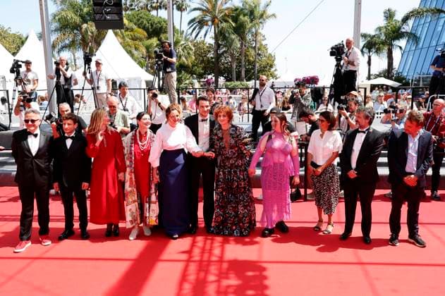 Paolo Del Brocco, Vincenzo Nemolato, Alba Rohrwacher, Isabella Rossellini, Alice Rohrwacher, Josh O Connor, Carol Duarte, guests, Carlo Cresto Dina and guest at the premiere of the feature film La chimera at the Festival de Cannes 2023 76 Cannes International Film Festival at the Palais des Festivals Cannes, 26 05 2023. Foto:xD.xBedrosianx xFuturexImage