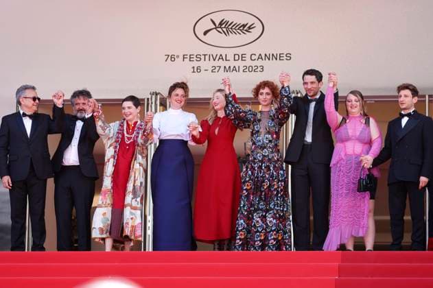 Paolo Del Brocco, Carlo Cresto Dina, Isabella Rossellini, Alice Rohrwacher, Alba Rohrwacher, Chiara Pazzaglia, Josh O connor, guest and Vincenzo Nemolato at the premiere of the feature film La chimera at the Festival de Cannes 2023 76 Cannes International Film Festival at the Palais des Festivals Cannes, 26 05 2023. Foto:xD.xBedrosianx xFuturexImage