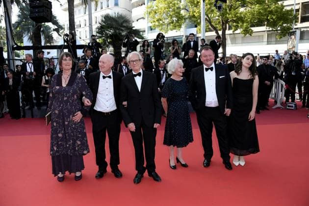 76th Cannes Film Festival 2023, Red carpet film The Old Oak. Pictured: Loach, Lesley Ashton, Dave Turner, Ebla Mari, Paul Laverty, Rebecca O Brien  Copyright: xAlbertoxTerenghi PoolxPhotoxEvenx xPoolxPhotoxEventsx01x IPA_IPA38246030