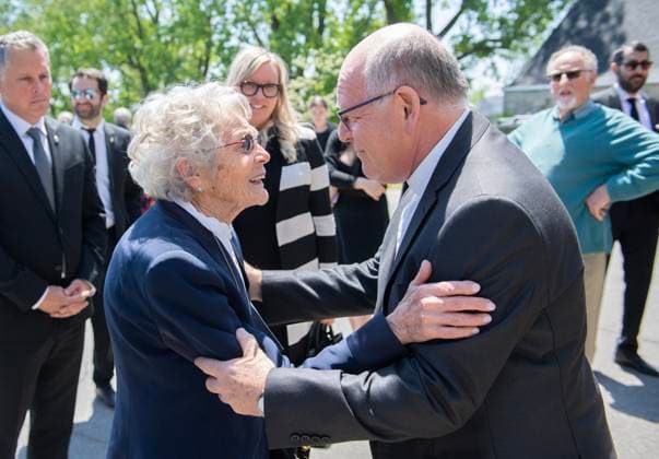 May 26, 2023, L IIe-Perrot, PQ, Canada: Claire Lalonde, widow of former Liberal cabinet minister Marc Lalonde arrives for his funeral in L IIe-Perrot, west of Montreal, Friday, May 26, 2023. L IIe-Perrot Canada  - ZUMAc35_ 20230526_zaf_c35_040 Copyright: xGrahamxHughesx