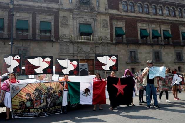 Zapatistas demand that the Government of Mexico stop harassment May 26, 2023, Mexico City, Mexico: Members of the Zapatista Movement in Mexico City demand that the Government of Mexico stop the harassment of indigenous communities in Chiapas, pronouncement outside the National Palace in the Zocalo in Mexico City. on May 26, 2023 in Mexico City, Mexico (Photo by Luis Barron Eyepix Group). Copyright: xLuisxBarronx xEyepixxGroupx LB_20230526_EZLN8