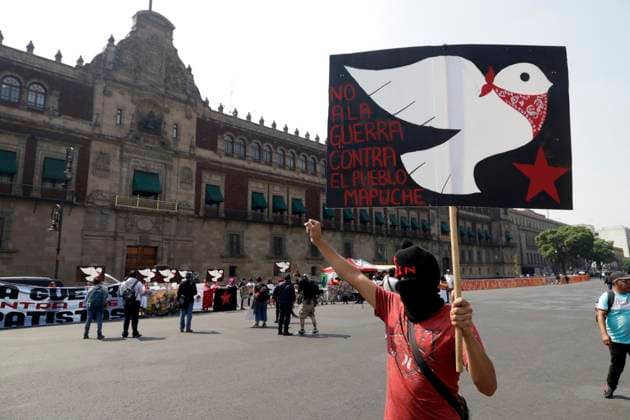 Zapatistas demand that the Government of Mexico stop harassment May 26, 2023, Mexico City, Mexico: Members of the Zapatista Movement in Mexico City demand that the Government of Mexico stop the harassment of indigenous communities in Chiapas, pronouncement outside the National Palace in the Zocalo in Mexico City. on May 26, 2023 in Mexico City, Mexico (Photo by Luis Barron Eyepix Group). Copyright: xLuisxBarronx xEyepixxGroupx LB_20230526_EZLN13