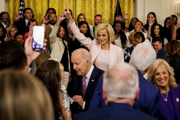 LSU Head Coach Kim Mulkey celebrates after an event with President Joe Biden, First Lady Jill Biden, and the Louisiana State University Women s Basketball team in the East Room at the White House on May 26, 2023 in Washington, D.C. The event is celebrating the Louisiana State University Tigers Women s Basketball team winning the 2022-2023 NCAA championship.  WASP202305261125 SamuelxCorum