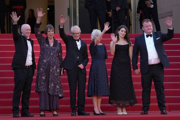 Paul Laverty - Rebecca O Brien - Ken Loach - Lesley Ashton - Ebla Mari - Dave Turner CELEBRITES : 76 eme festival de Cannes - Red Carpet du film Â« The Old Oak Â» - Cannes - 26 05 2023 NorbertScanella Panoramic 