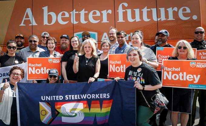 May 26, 2023, Calgary, AB, CANADA: Alberta NDP leader Rachel Notley, centre, poses for a group photo as she makes a campaign stop at a backyard party in Calgary, Alta., Friday, May 26, 2023. Albertans go to the polls on May 29. Calgary CANADA - ZUMAc35_ 20230526_zaf_c35_063 Copyright: xJeffxMcintoshx