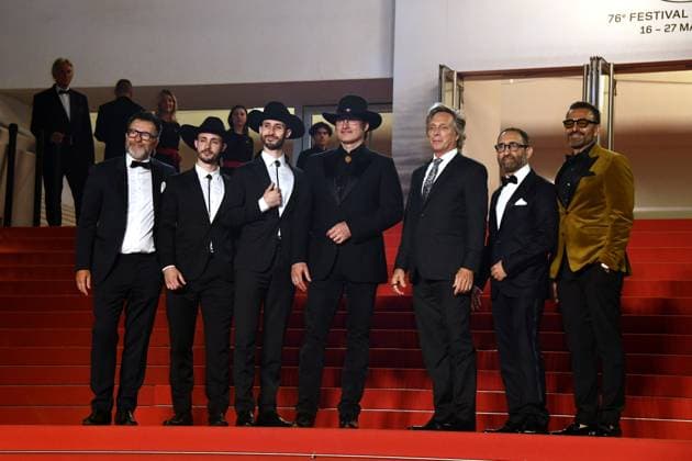 Entertainment Bilder des Tages Internationale Filmfestspiele von Cannes, Hypnotic Premiere 76th Cannes Film Festival 2023, Red Carpet Film Hypnotic . Pictured Vahan Yepremyan, Gareth West, William Fichtner, Rebel Rodriguez, Director Robert Rodriguez, Racer Rodriguez and Artur Galstian  Copyright: xSimonexComix xipa-agency.netx xPoolxPhotoxEventsx01x IPA_IPA38254303