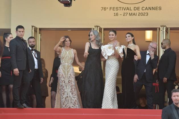 Eva Longoria, Andie MacDowell, Anushka Sharma and Renata Notni at THE OLD OAK Premiere 76 Cannes Film Festival 26 05 2023