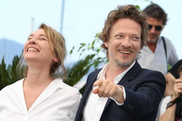 Festival International du Film de Cannes. Photocall du film L abbe Pierre - une vie de combats . 76th Cannes Film Festival. Photocall with cast of the film L abbe Pierre - une vie de combats . Emmanuelle Bercot and Frederic Tellier. 292697 2023-05-27 Cannes France  Copyright: xIsabellexVautierx xStarfacex STAR_292697_008