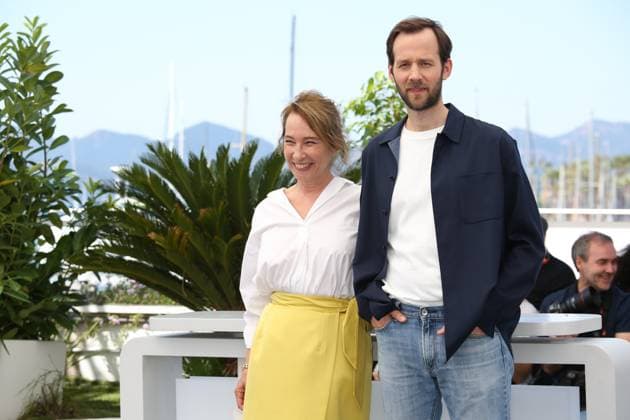 Festival International du Film de Cannes. Photocall du film L abbe Pierre - une vie de combats . 76th Cannes Film Festival. Photocall with cast of the film L abbe Pierre - une vie de combats . Emmanuelle Bercot and Benjamin Lavernhe. 292697 2023-05-27 Cannes France  Copyright: xIsabellexVautierx xStarfacex STAR_292697_014