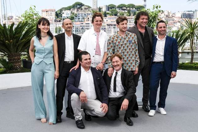 Ramona Fiorini, Luciano Vergaro, Melchiorre Pala, Alice Rohrwacher, Gian Pedro Carpretto, Vincenzo Nemolato, Giuliano Mantovani and Luca Gargiullo at the photocall for the feature film La Chimera at the Festival de Cannes 2023 76 Cannes International Film Festival at the Palais des Festivals Cannes, 27 05 2023. Foto:xD.xBedrosianx xFuturexImage