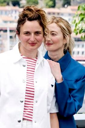 Alice Rohrwacher and Alba Rohrwacher at the photocall for the feature film La Chimera at the Festival de Cannes 2023 76 Cannes International Film Festival at the Palais des Festivals Cannes, 27 05 2023. Foto:xD.xBedrosianx xFuturexImage
