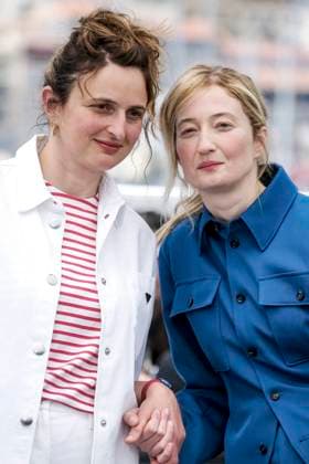 Alice Rohrwacher and Alba Rohrwacher at the photocall for the feature film La Chimera at the Festival de Cannes 2023 76 Cannes International Film Festival at the Palais des Festivals Cannes, 27 05 2023. Foto:xD.xBedrosianx xFuturexImage