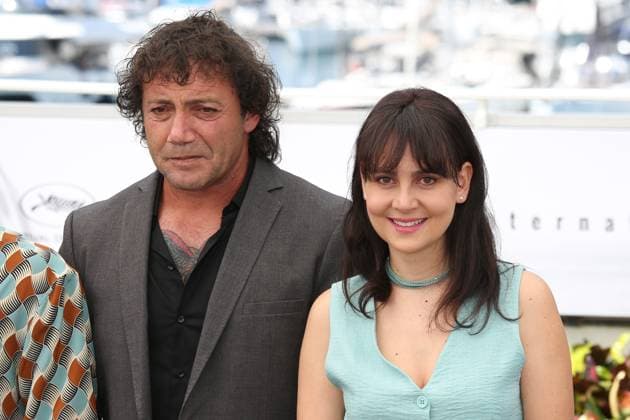 76e Festival International du Film de Cannes. Photocall. 76th Cannes Film Festival. Photocall with cast of the film La chimera . Giuliano Mantovani and Ramona Fiorini. 292714 2023-05-27 Cannes France  Copyright: xIsabellexVautierx xStarfacex STAR_292714_007