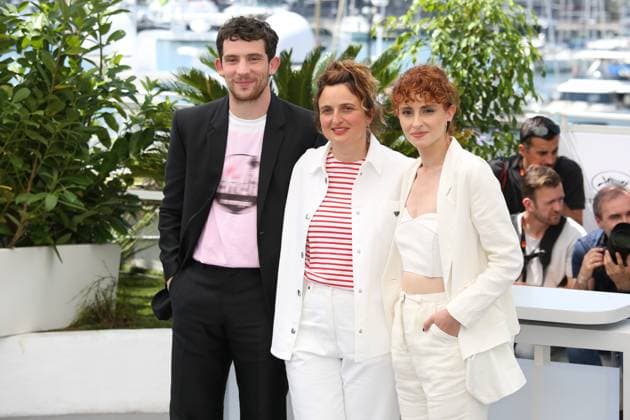 76e Festival International du Film de Cannes. Photocall. 76th Cannes Film Festival. Photocall with cast of the film La chimera . Josh O Connor, Alice Rohrwacher and Carol Duarte. 292714 2023-05-27 Cannes France  Copyright: xIsabellexVautierx xStarfacex STAR_292714_058