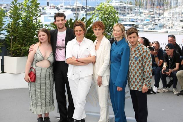 76e Festival International du Film de Cannes. Photocall. 76th Cannes Film Festival. Photocall with cast of the film La chimera . Lou Roy Lecollinet, Josh O Connor, Alice Rohrwacher, Carol Duarte, Alba Rohwacher and Vincenzo Nemolato. 292714 2023-05-27 Cannes France  Copyright: xIsabellexVautierx xStarfacex STAR_292714_068