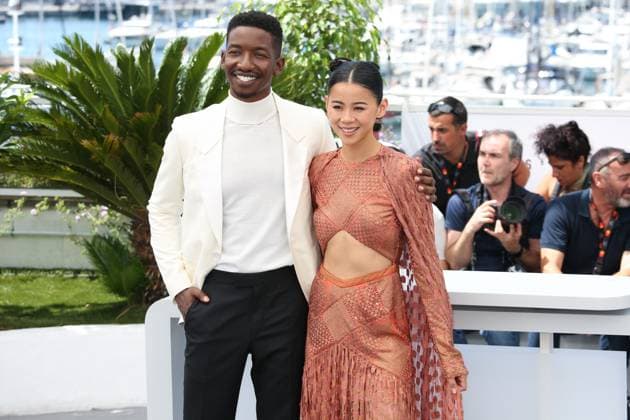 76e Festival International du Film de Cannes. Photocall. 76th Cannes Film Festival. Photocall with cast of the film Elemental . Mamoudou Athie and Leah Lewis. 292714 2023-05-27 Cannes France  Copyright: xIsabellexVautierx xStarfacex STAR_292714_152