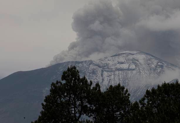 Ash Emissions With Steam And Lava Bombs Reported At Popocatepetl Volcano View of Popocatepetl Volcano during ash emissions with steam and lava bombs at Paso de Cortes in Amecameca, State of Mexico. It is currently at Yellow Traffic Light Phase 3. Amecameca, State Of Mexico Amecameca, State Of Mexico Mexico  Copyright: xGerardoxVieyrax originalFilename: vieyra-notitle230527_npdTG.jpg