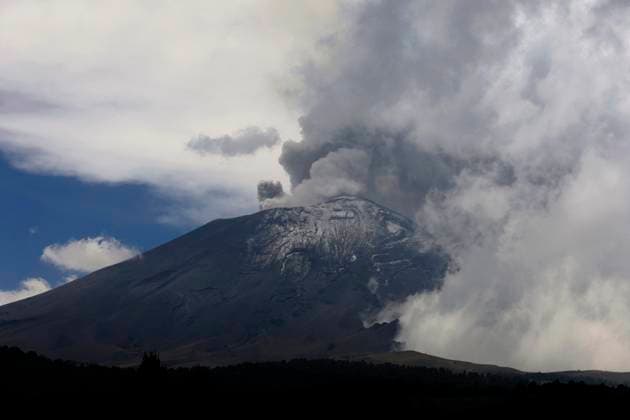Ash Emissions With Steam And Lava Bombs Reported At Popocatepetl Volcano View of Popocatepetl Volcano during ash emissions with steam and lava bombs at Paso de Cortes in Amecameca, State of Mexico. It is currently at Yellow Traffic Light Phase 3. Amecameca, State Of Mexico Amecameca, State Of Mexico Mexico  Copyright: xGerardoxVieyrax originalFilename: vieyra-notitle230527_np6XH.jpg