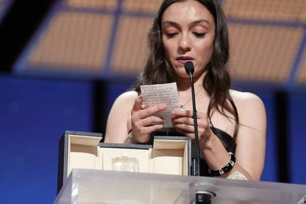 76e Festival International du Film de Cannes. 76th International Cannes Film Festival. Ceremonie de cloture. 75th International Cannes Film Festival. Closing ceremony. Prix d interpretation feminine 292723 2022-05-27 Cannes France Dizdar, Merve  Copyright: xSergexArnalx xStarfacex STAR_292723_006